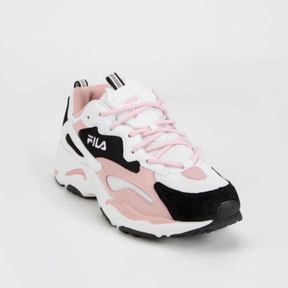Pink, black, and white chunky FILA women’s 8.5 US